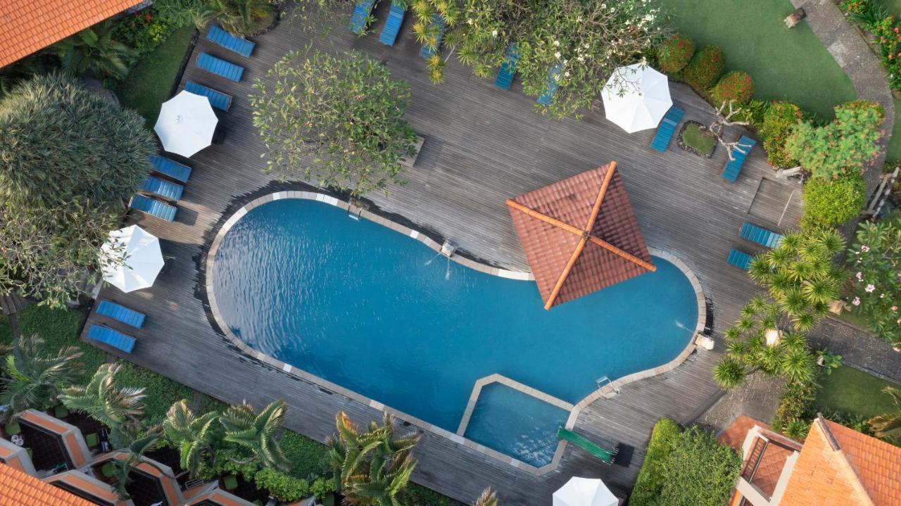 โรงแรมอดีธรรม กุตาญ กูตา ภายนอก รูปภาพ